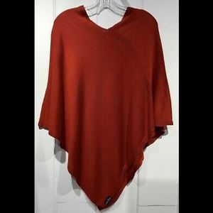 Fraas Triangle Poncho in Spice